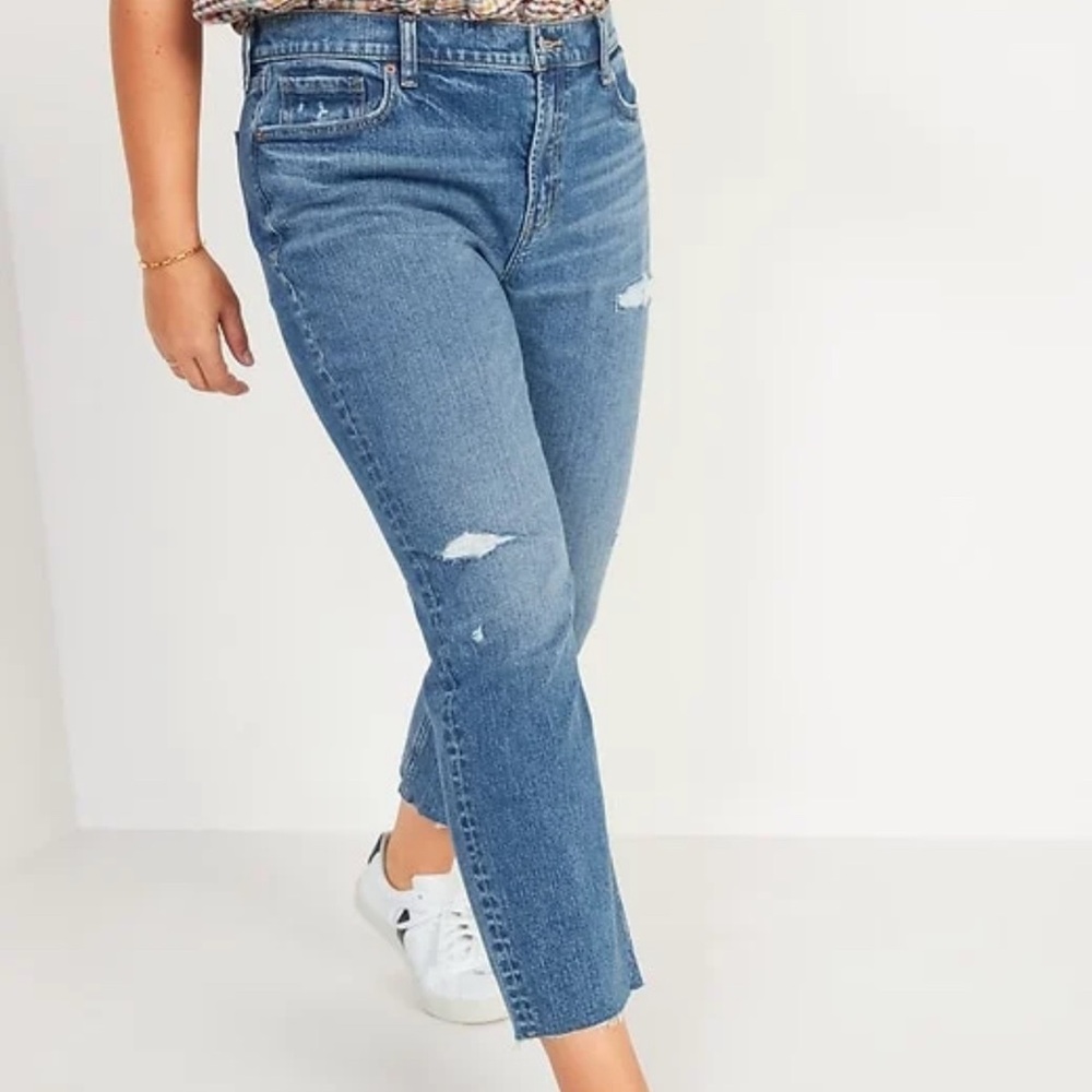 Old Navy Mid Rise Distressed Boyfriend Jeans 4